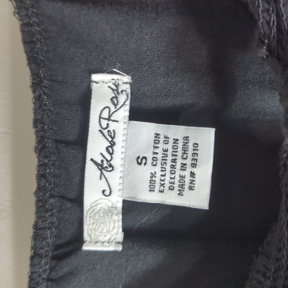The Buckle Floral Embroidered Peasant/Milkmaid Top - Picture 2 of 4